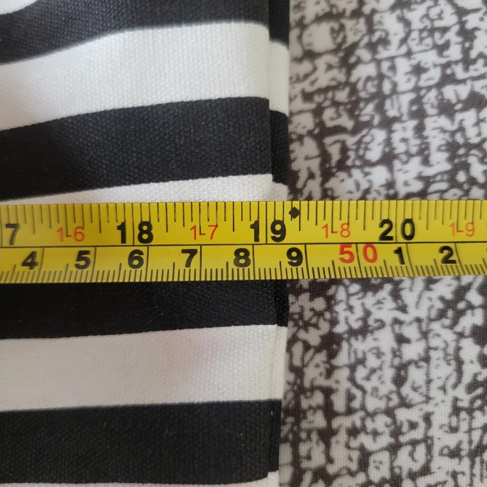 NWT Victoria's Secret Stripped Beach Tote - Picture 5 of 12